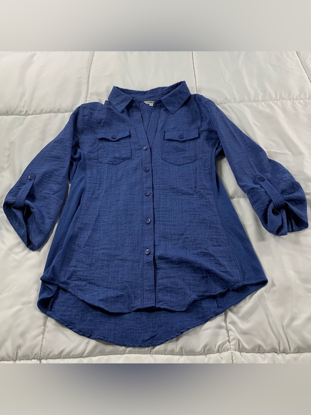 Like new CAVALINI button down womens size M